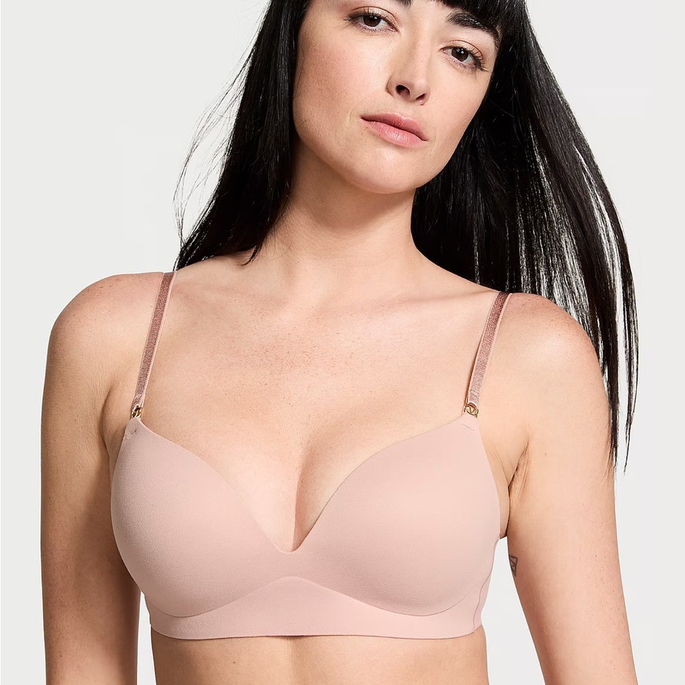 DREAM ANGELS
Smooth Wireless Push-Up Plunge Bra
with Love Cloud™ Innovation - Picture 4 of 8